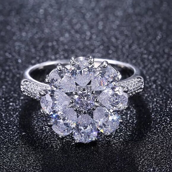 "925 Silver Plated Beautiful White Flower CZ Wedding Ring, FB16FA1132 - Picture 1 of 11